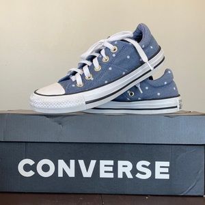 Converse - Womens size 5